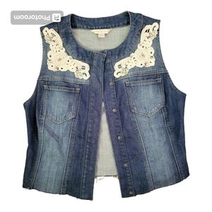 Vintage Boston‎ Proper raw hem lace and pearl beaded vest